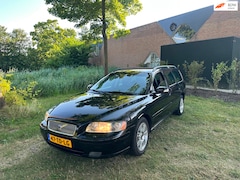 Volvo V70 - 2.4 Momentum Airco Leder Cruise PDC