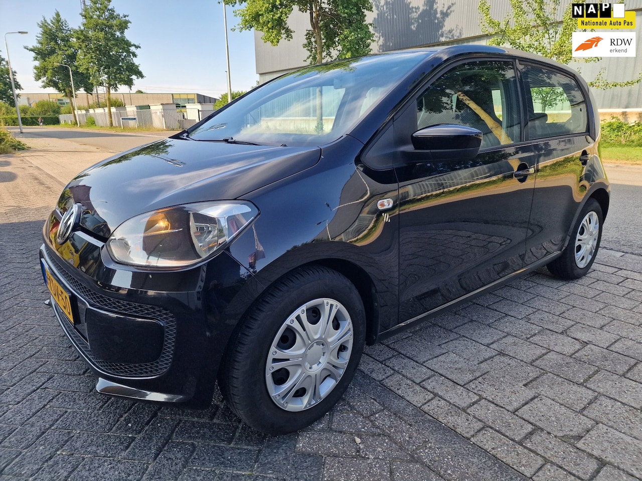 Volkswagen Up! - 1.0 move up! BlueMotion 1.0 move up! BlueMotion, Apk, Nap, Zeer goed rijdend, Inruil mogelijk. - AutoWereld.nl