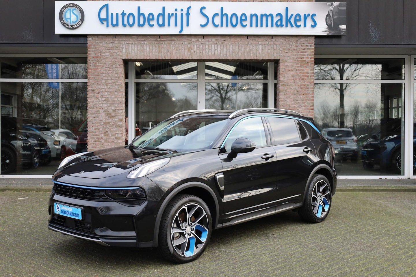 Lynk & Co 01 - 1.5 261PK! 6.6Kwh LADEN! 360-CAMERA PANO/SCHUIF INFINITY DAB NAVI CARPLAY STOELVERWARMING - AutoWereld.nl