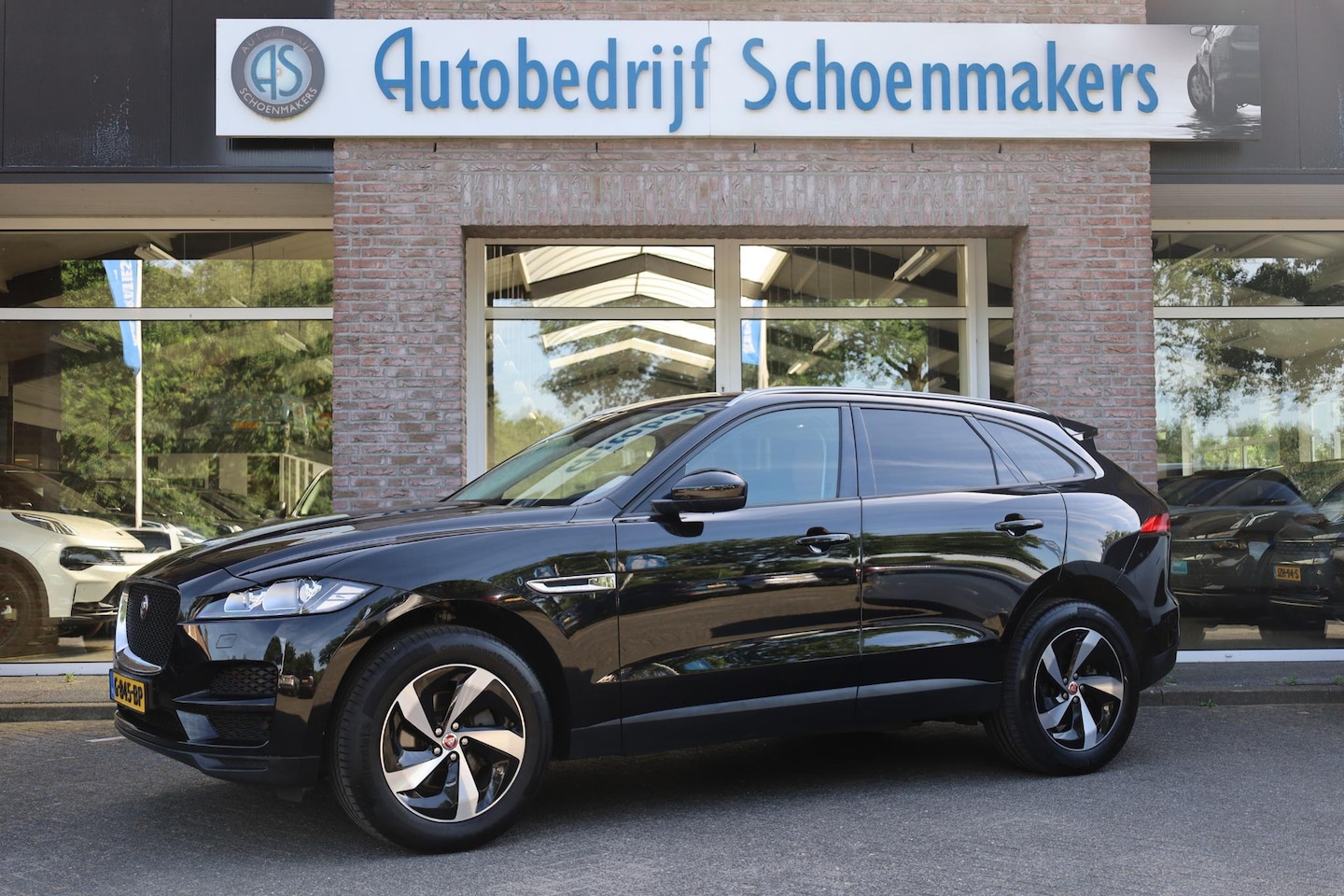 Jaguar F-Pace - 2.0 Prestige AWD 25t LEER TREKHAAK-AFN PANO CAMERA STOELVERWARMING 19"LMV ELEK-ACHTERKLEP - AutoWereld.nl