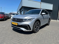 Volkswagen Tiguan - 1.4 TSi eHybrid R-Line Business Camera schuifdak Trekhaak
