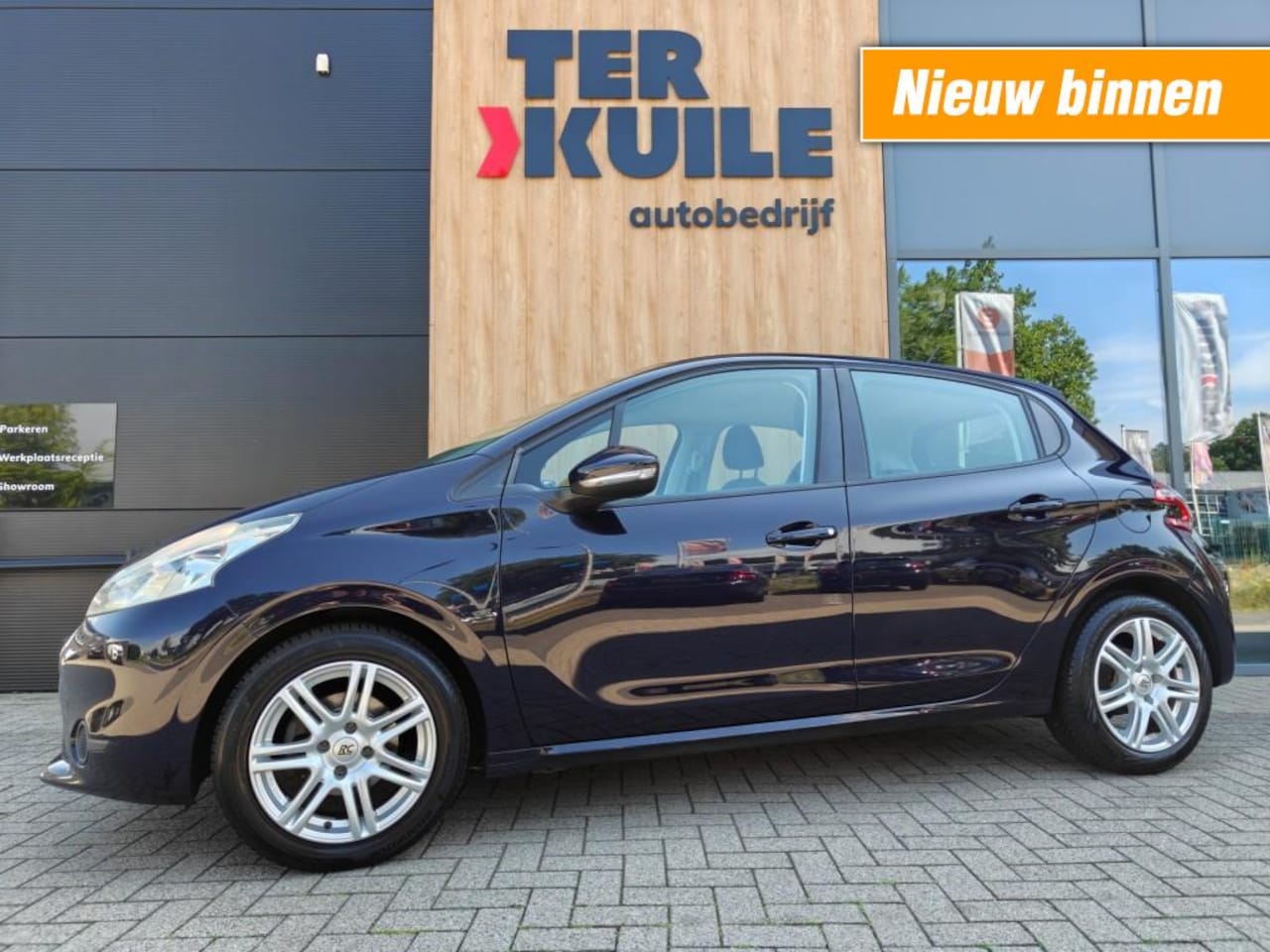 Peugeot 208 - 1.2 E-VTI ACTIVE 2014 5 Drs PDC A/C Lmv - AutoWereld.nl