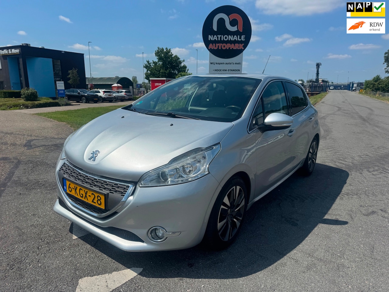 Peugeot 208 - 2013 * 1.6 e-HDi Allure * AUTOMAAT * APK * TOP CAR ! - AutoWereld.nl