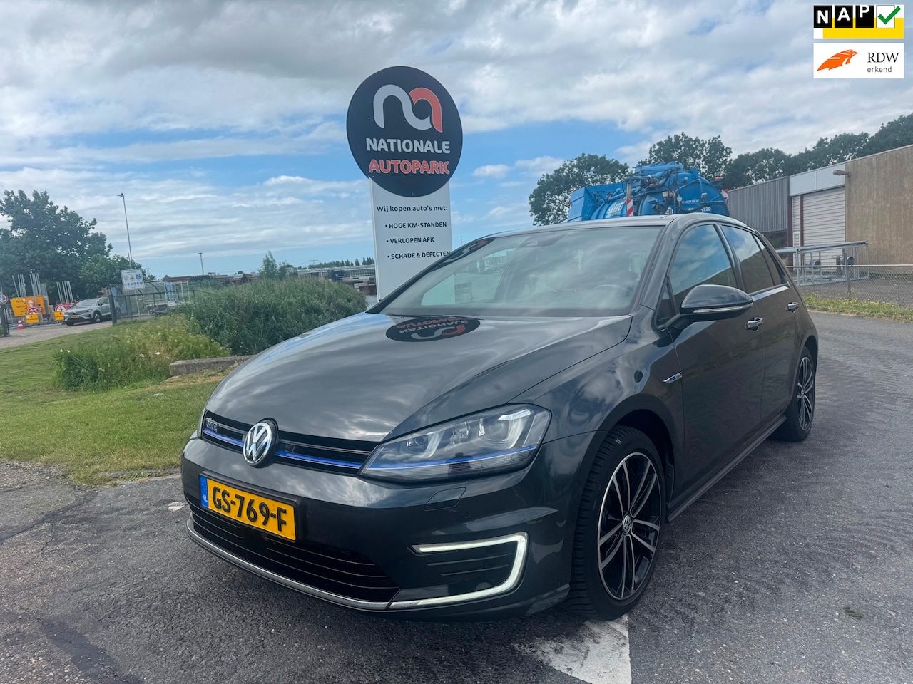 Volkswagen Golf - 2015 * 1.4 TSI GTE * AUTOMAAT * HYBRID * APK * KM NAP! - AutoWereld.nl