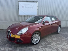 Alfa Romeo Giulietta - 1.4 T Distinctive Automaat 2012 / Climate / Cruisecontrol / PDC / 2e eigenaar