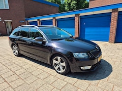 Skoda Octavia Combi - 1.6 TDI Greenline Businessline+ Black Magic