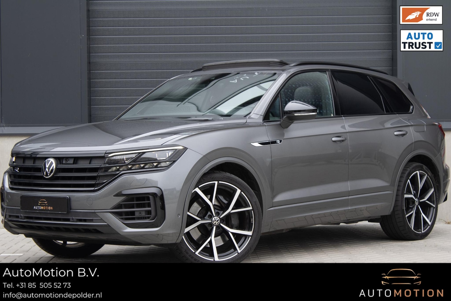 Volkswagen Touareg - 3.0 TSi 4MOTION R Trekhaak Luchtvering Camera Nightvision - AutoWereld.nl