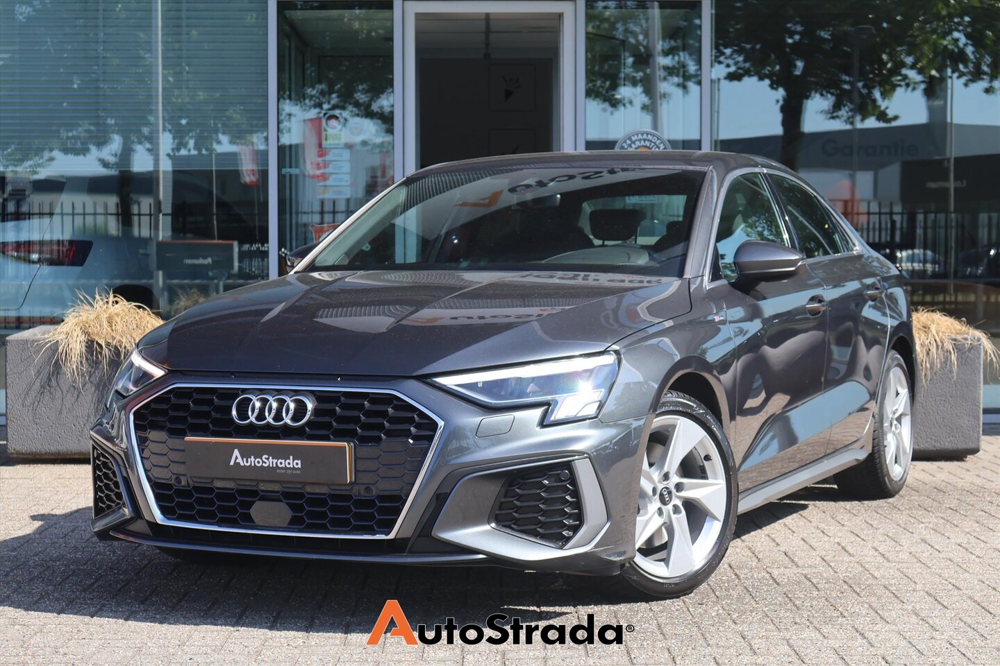Audi A3 Limousine - 30 S-Line TFSI | Virtual | LED | Climate | Cruise | Navigatie | Carplay | - AutoWereld.nl