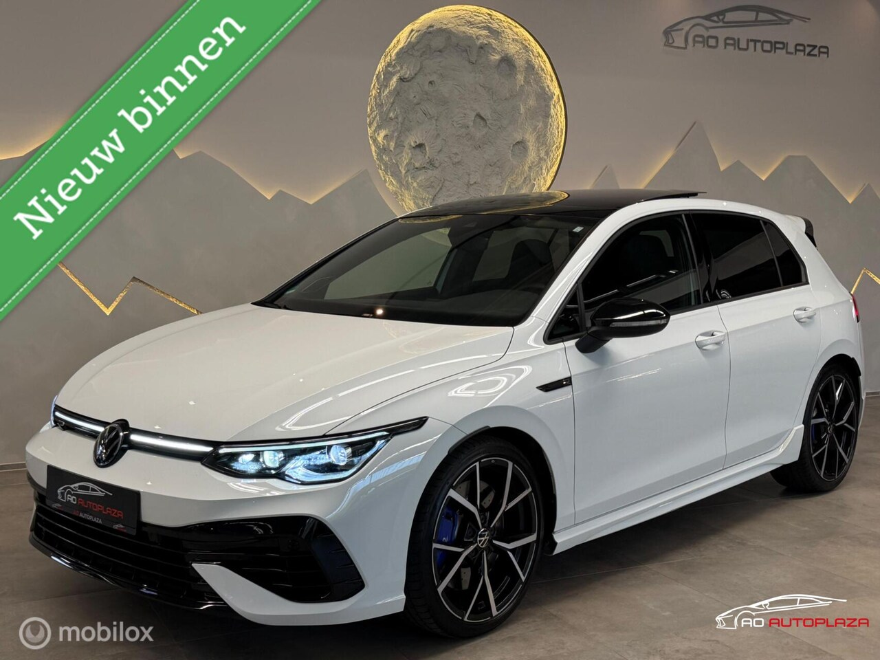 Volkswagen Golf - 2.0 TSI R 4Motion Performance Panorama/Akrapovic/Leder/H&K/Keyless - AutoWereld.nl