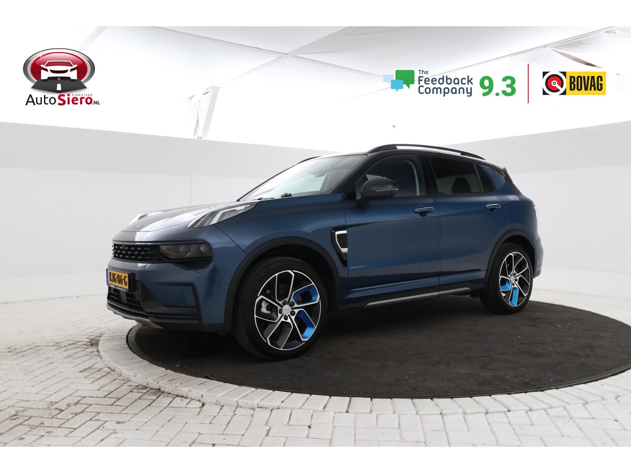 Lynk & Co 01 - 1.5 Zwarte hemel, full black - AutoWereld.nl