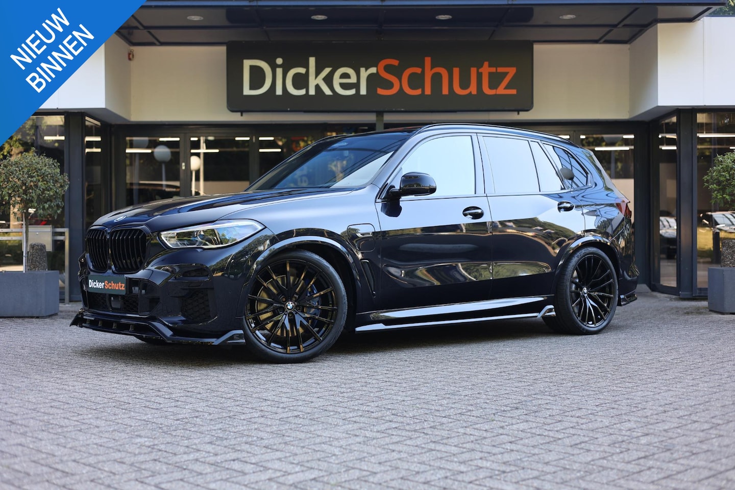 BMW X5 - xDrive45e M Sport Bodykit | Vierwielb. | Pano | Trekhaak - AutoWereld.nl