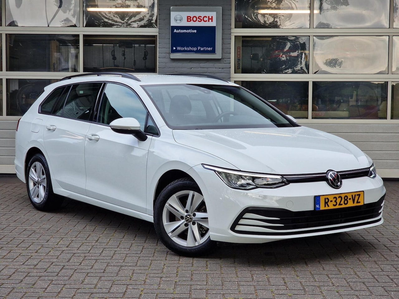Volkswagen Golf Variant - 1.0 eTSI Life|Digi-dash|110PK|DSG|Automaat|Adaptiefcruise|Carplay| - AutoWereld.nl