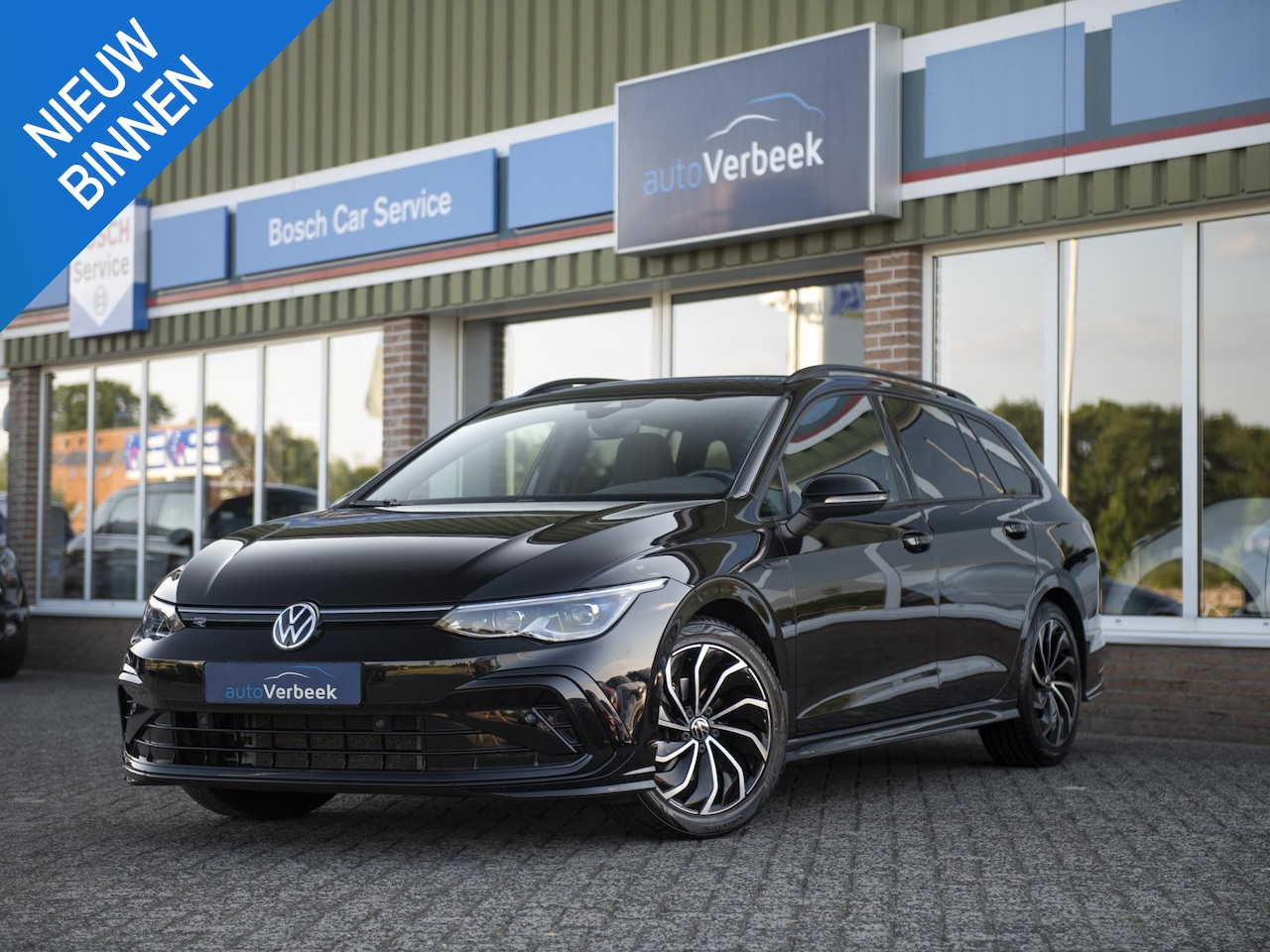 Volkswagen Golf Variant - 1.5 eTSI R-Line Business+ | LED Matrix | Trekhaak wegklapbaar | Navi & App-connect | Camer - AutoWereld.nl