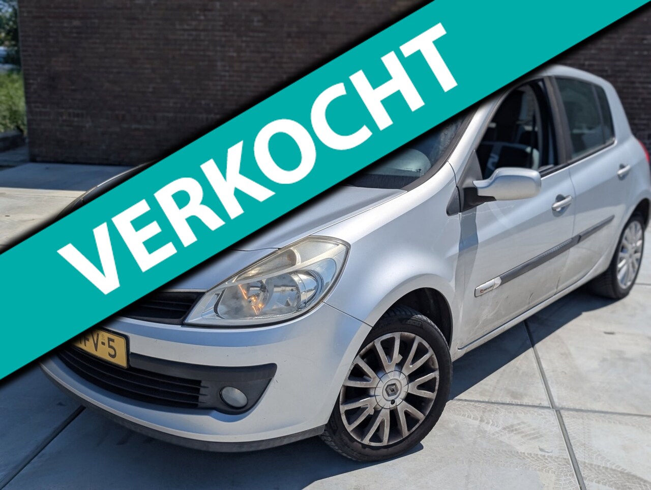 Renault Clio - 1.2-16V Special Rip Curl 5 deurs apk airco - AutoWereld.nl