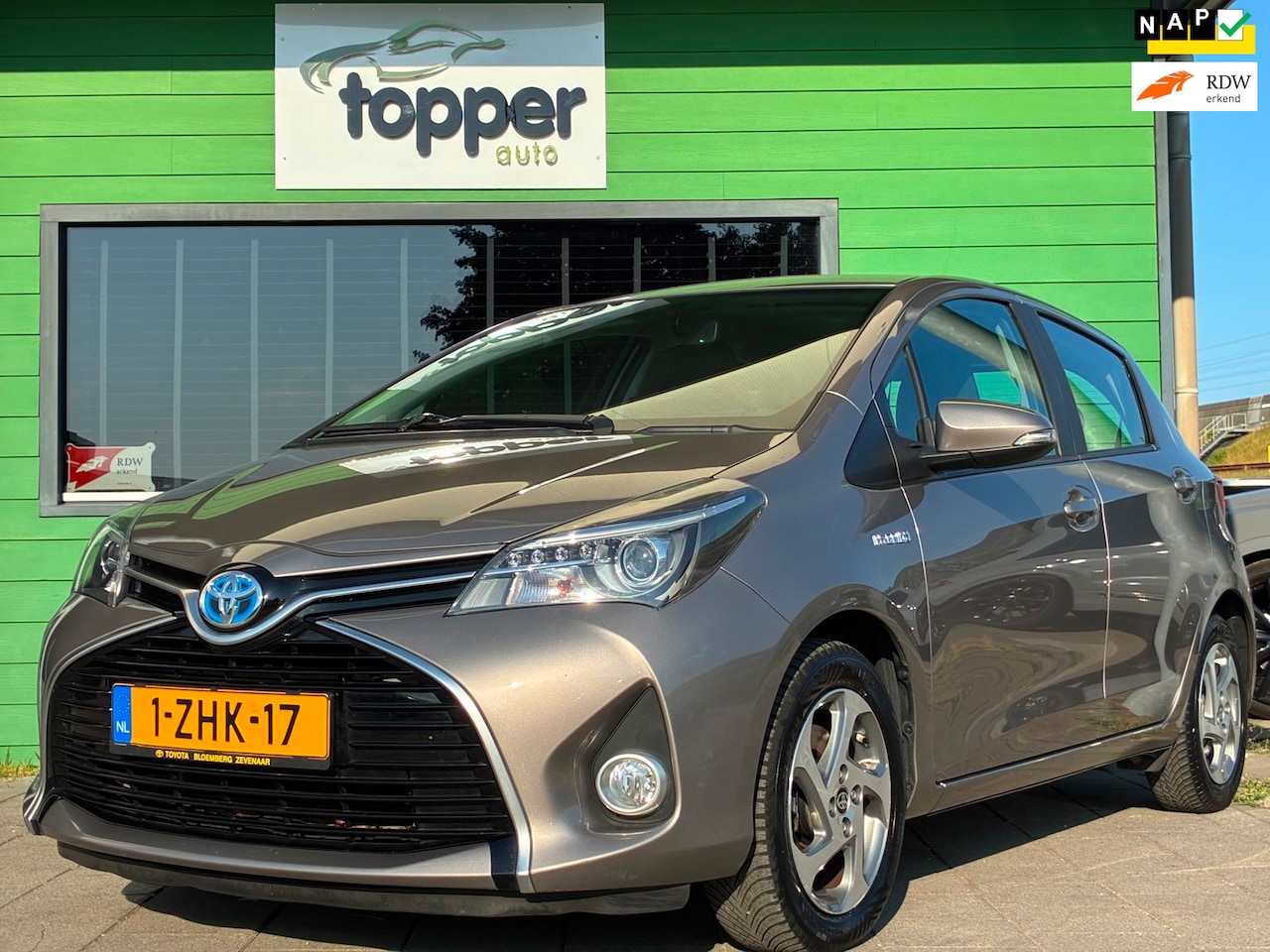 Toyota Yaris - 1.5 Hybrid Lease|2e Eigenaar|Navigatie|CruiseControl|Camera|Climatronic| - AutoWereld.nl