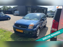 Ford Fusion - 1.6-16V Futura Automaat Airco Hoge instap Trekhaak