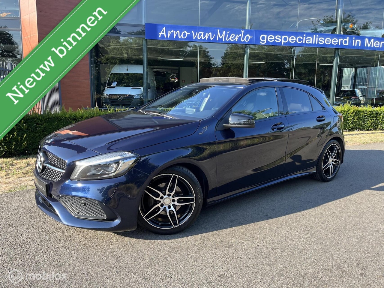 Mercedes-Benz A-klasse - 180 AMG Night Edition Pano,led,Carplay,camera - AutoWereld.nl