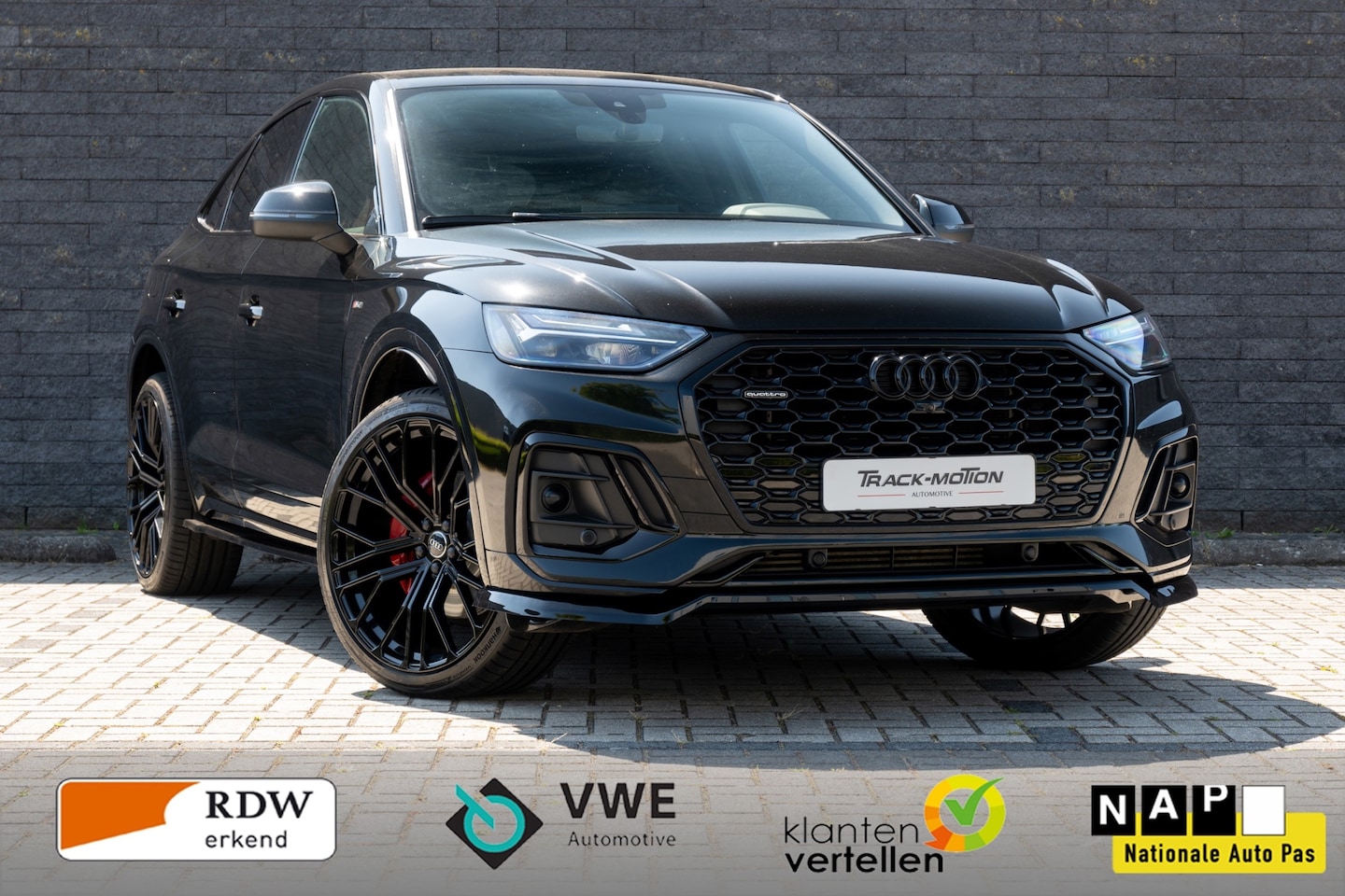 Audi Q5 Sportback - 55 TFSI e S edition Black & Black - AutoWereld.nl