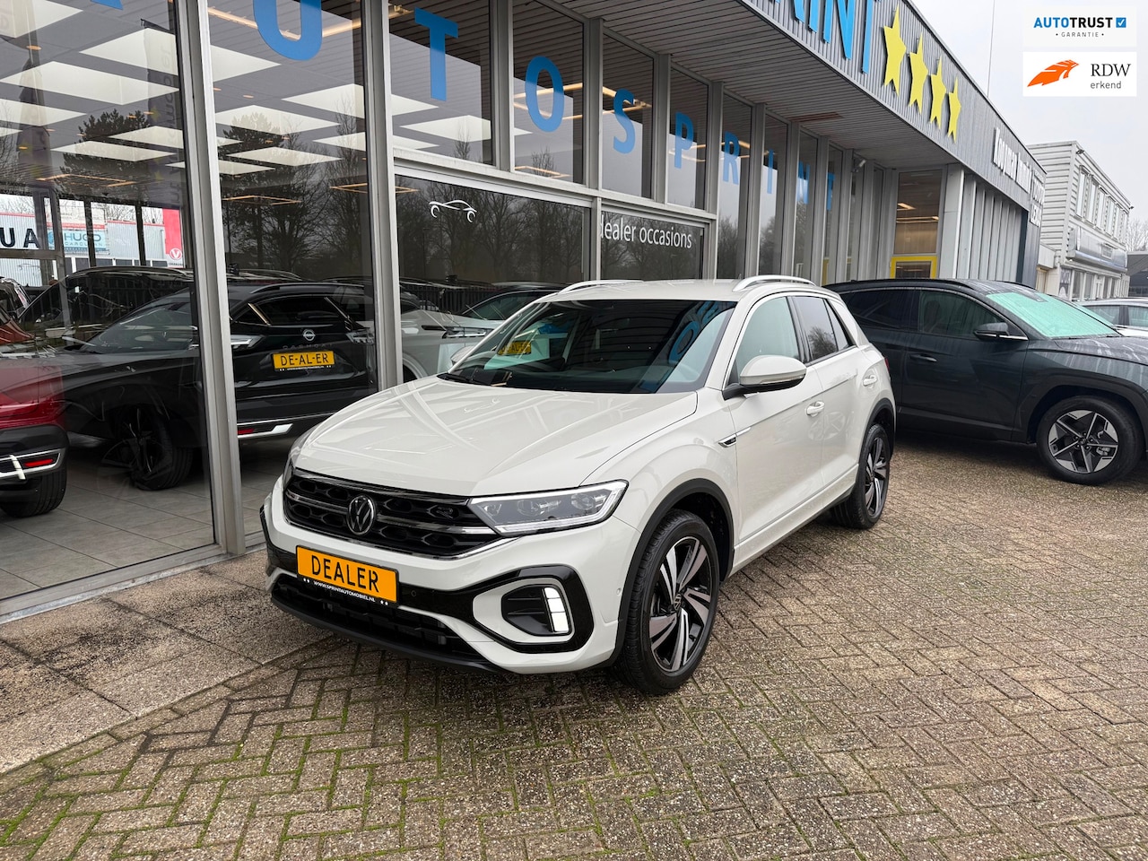 Volkswagen T-Roc - 1.5 TSI R-Line ELEKTRISCHE ACHTERKLEP , CARPLAY - AutoWereld.nl