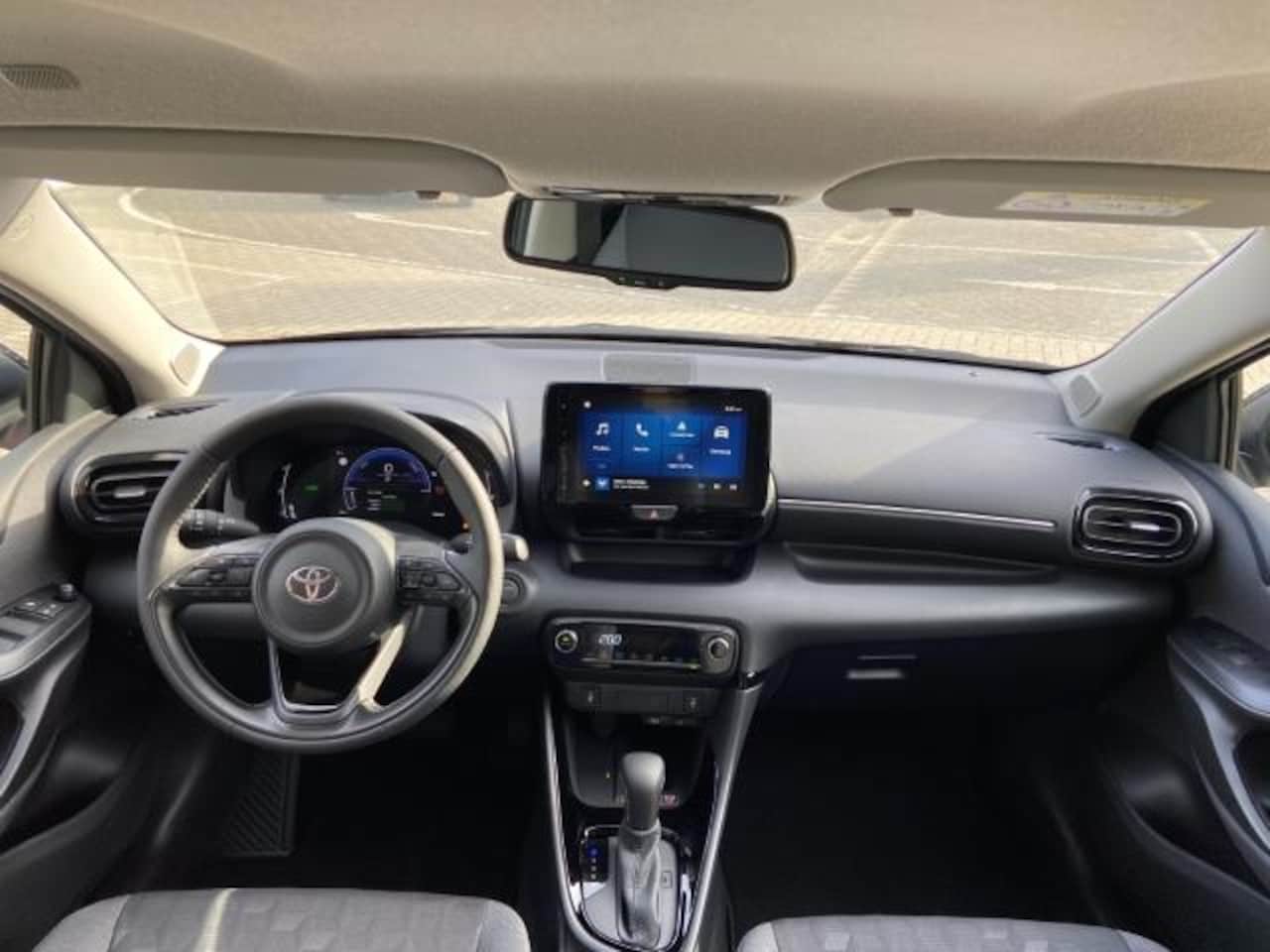 Toyota Yaris - Hybrid 115 Dynamic 1e Eigenaar | BTW | Fabrieks Garantie | Stoelverwarming | Camera | Navi - AutoWereld.nl