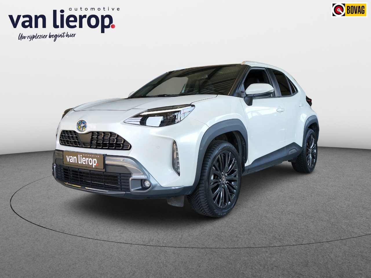 Toyota Yaris Cross - 1.5 Hybrid AWD-i Trail PANO | TREKHAAK - AutoWereld.nl