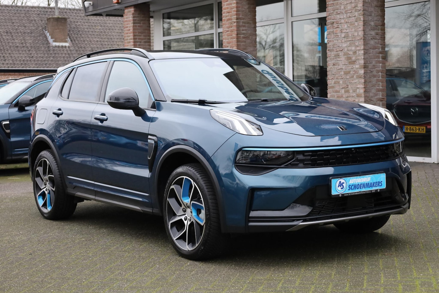 Lynk & Co 01 - 1.5 MY23! 6.6KWh ZWARTE-HEMEL ROLHOES MY23 360-CAMERA PANO/SCHUIF INFINITY DAB NAVI CARPLA - AutoWereld.nl