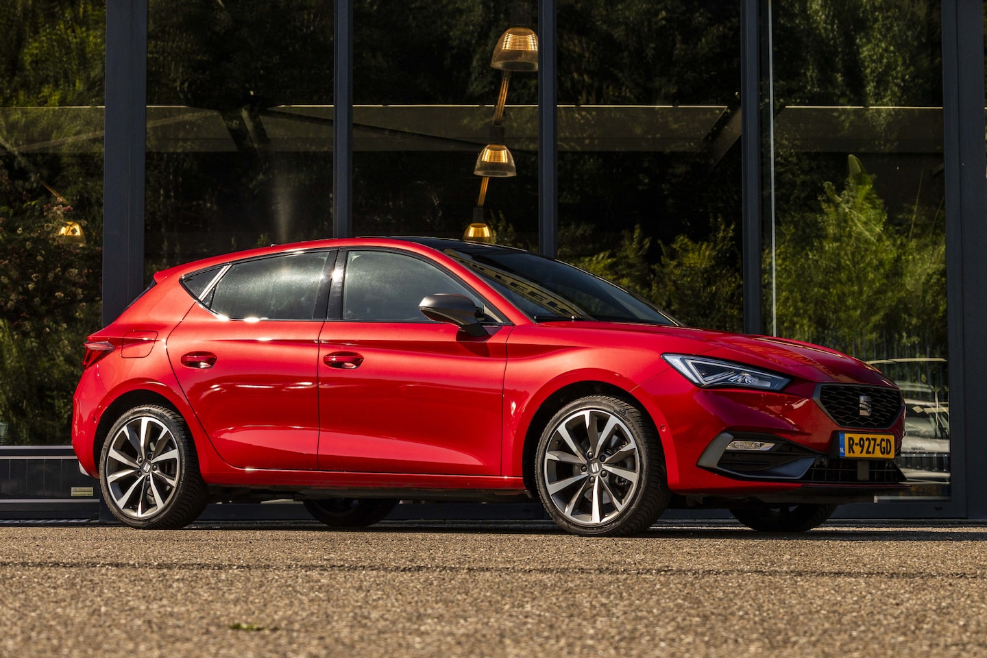 SEAT Leon - 1.4 TSI eHybrid PHEV FR Business Intense 1.4 TSI eHybrid PHEV FR Business Intense - AutoWereld.nl