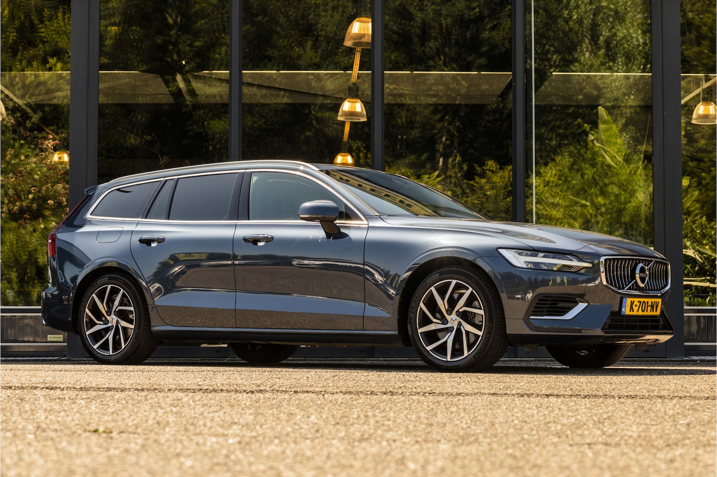 Volvo V60 - 2.0 T8 Twin Engine AWD Inscription Polestar Engineerd - AutoWereld.nl