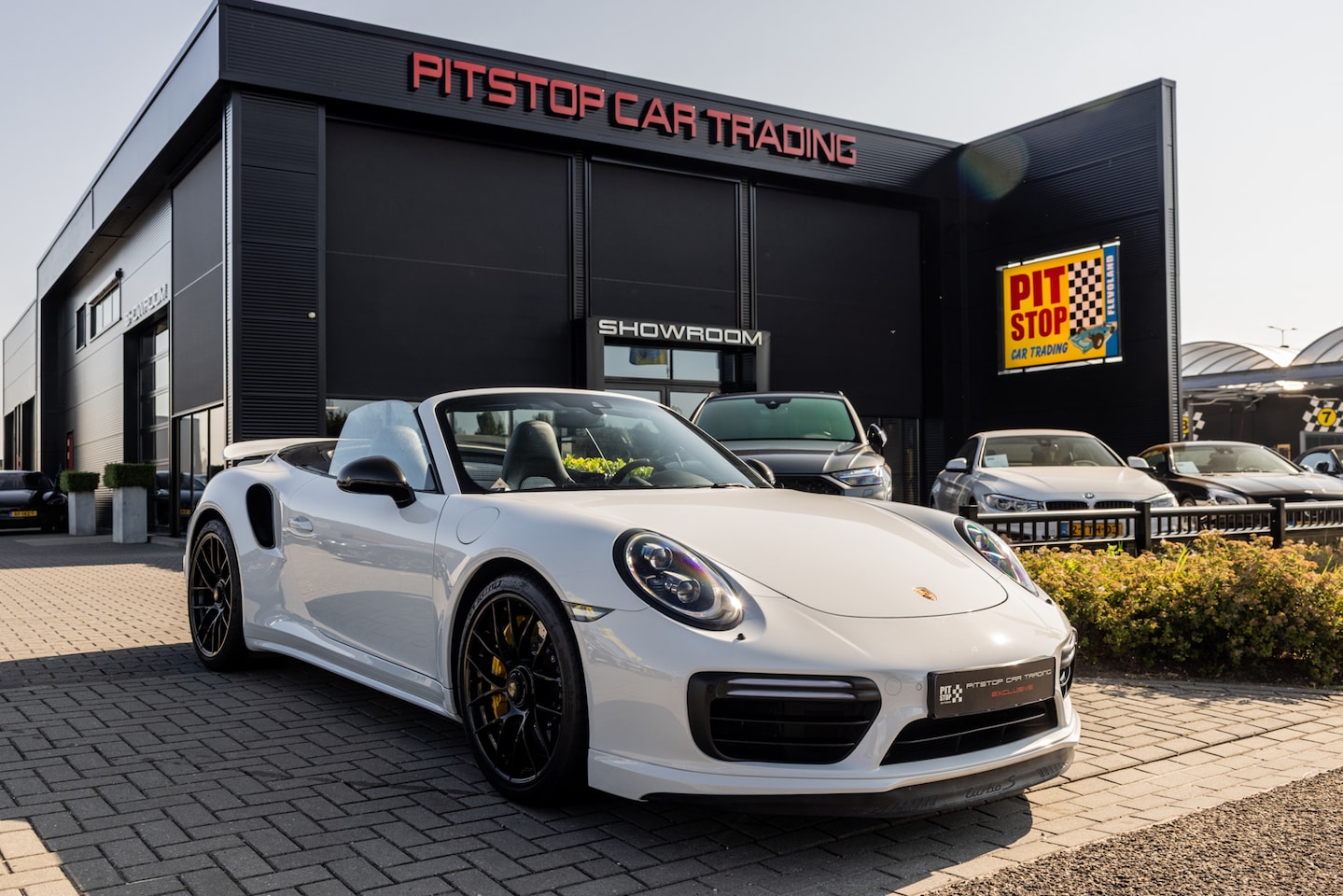 Porsche 911 Cabrio - 991.2 3.8 Turbo S, 581pk, Pepita, Carbon, Approved, Bose! - AutoWereld.nl