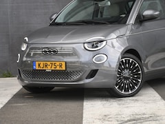 Fiat 500e - La Prima 42 kWh PANO | PDC + CAMERA | ADAPT. CC | 17''LM | APPLE-CARPLAY | DODE HOEK
