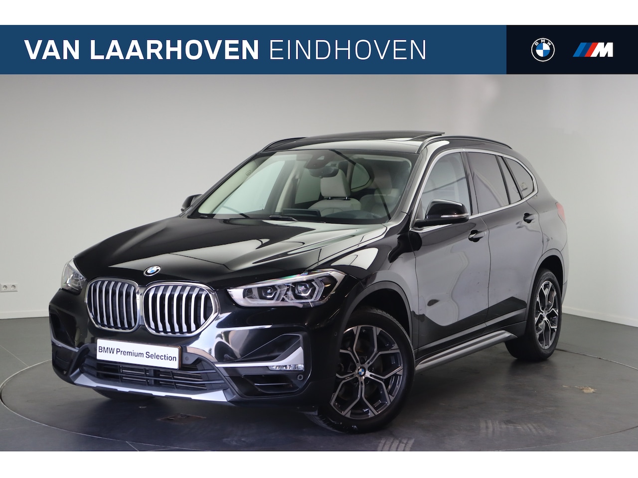 BMW X1 - sDrive20i High Executive Automaat / Panoramadak / Sportstoelen / Head-Up / LED / Getint gl - AutoWereld.nl