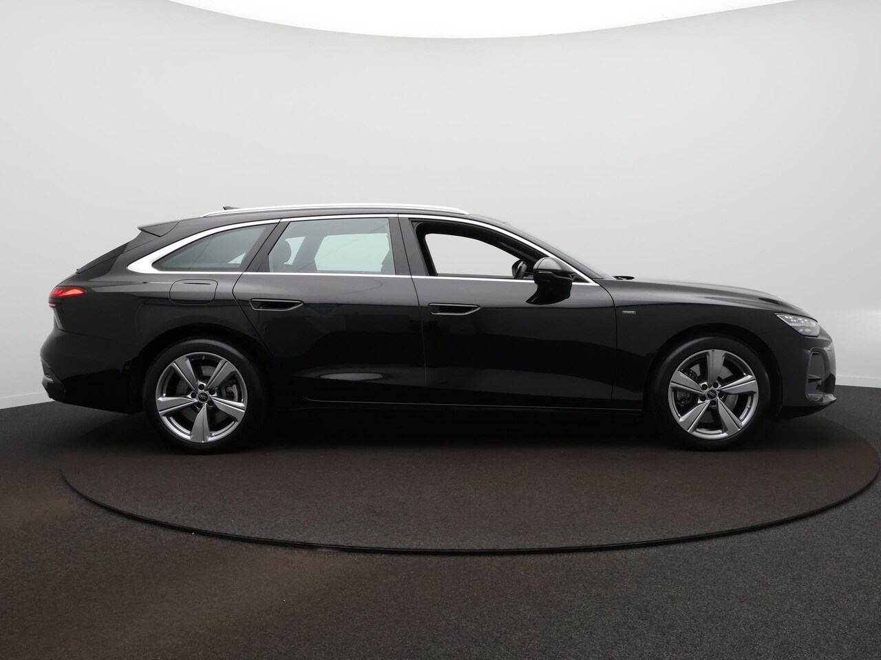 Audi A6 Avant - 2.0 e-hybrid quattro S edition S-Line | 360 Camera | Elek. Trekhaak | B&O | 4 Wielsturing - AutoWereld.nl