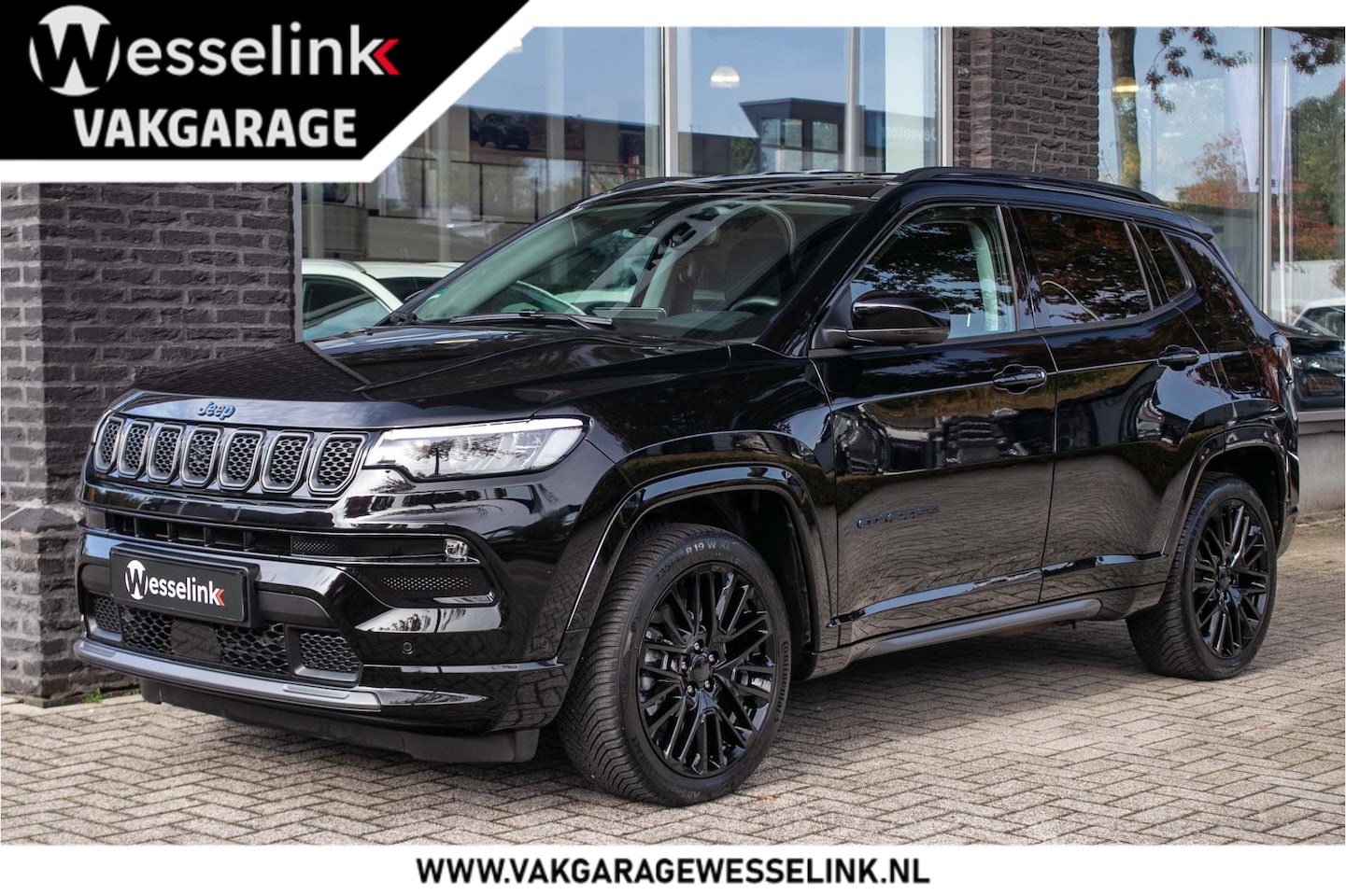 Jeep Compass - 4xe 240 Plug-in Hybrid Electric S | Leder | 360 cam | Alpine audio - AutoWereld.nl