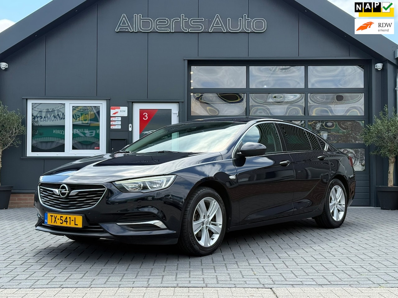 Opel Insignia Grand Sport - 1.5 Turbo Business Executive | NAP | - AutoWereld.nl