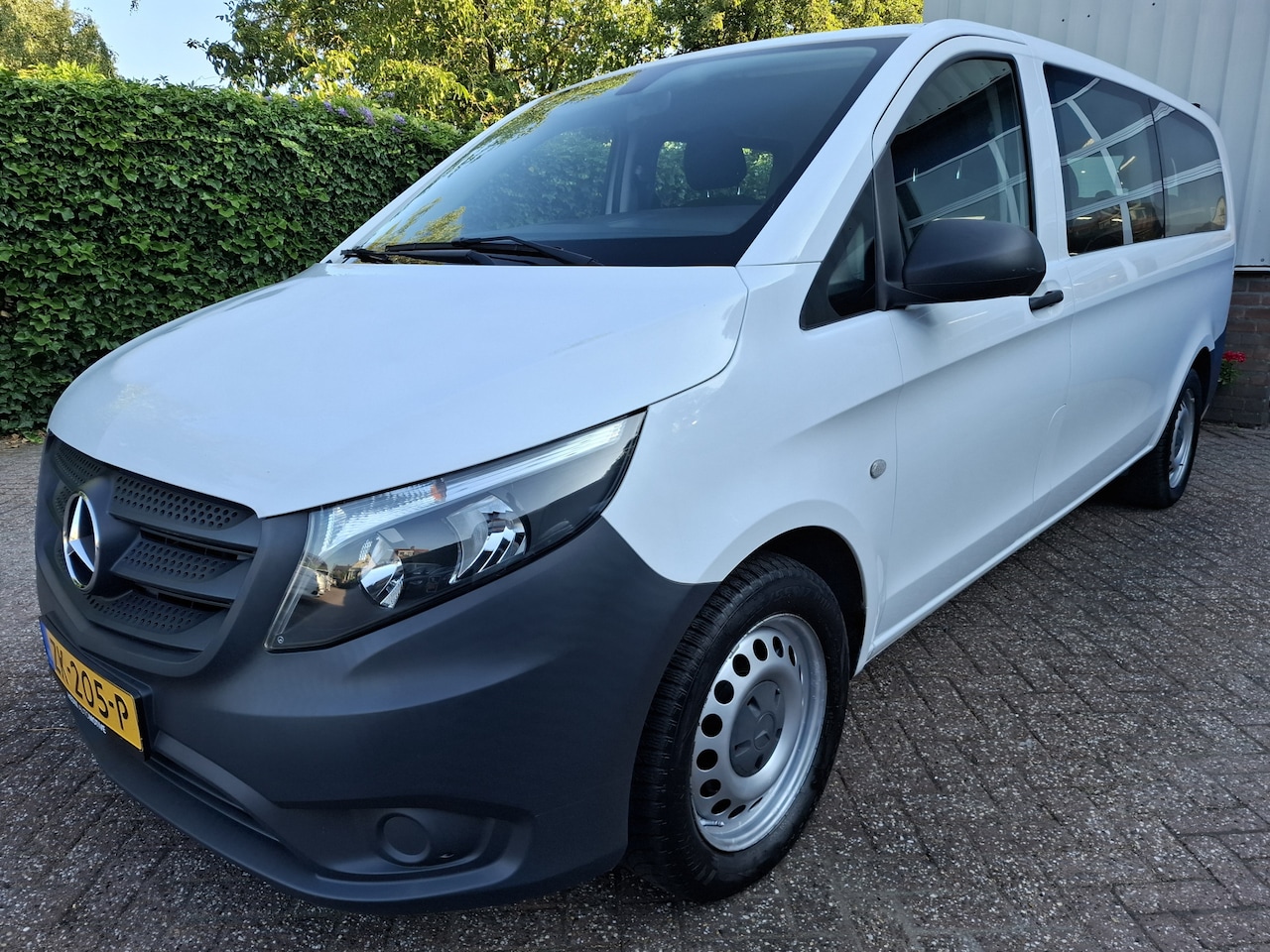 Mercedes-Benz Vito Tourer - 114 BlueTEC Extra Lang 25400.- INCL BTW 9-PEROSONS 135PK - AutoWereld.nl