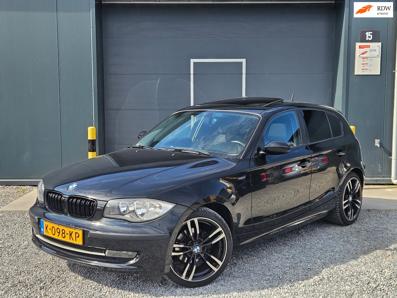 BMW 1-serie - 116i Introduction NEW ketting Carplay - AutoWereld.nl