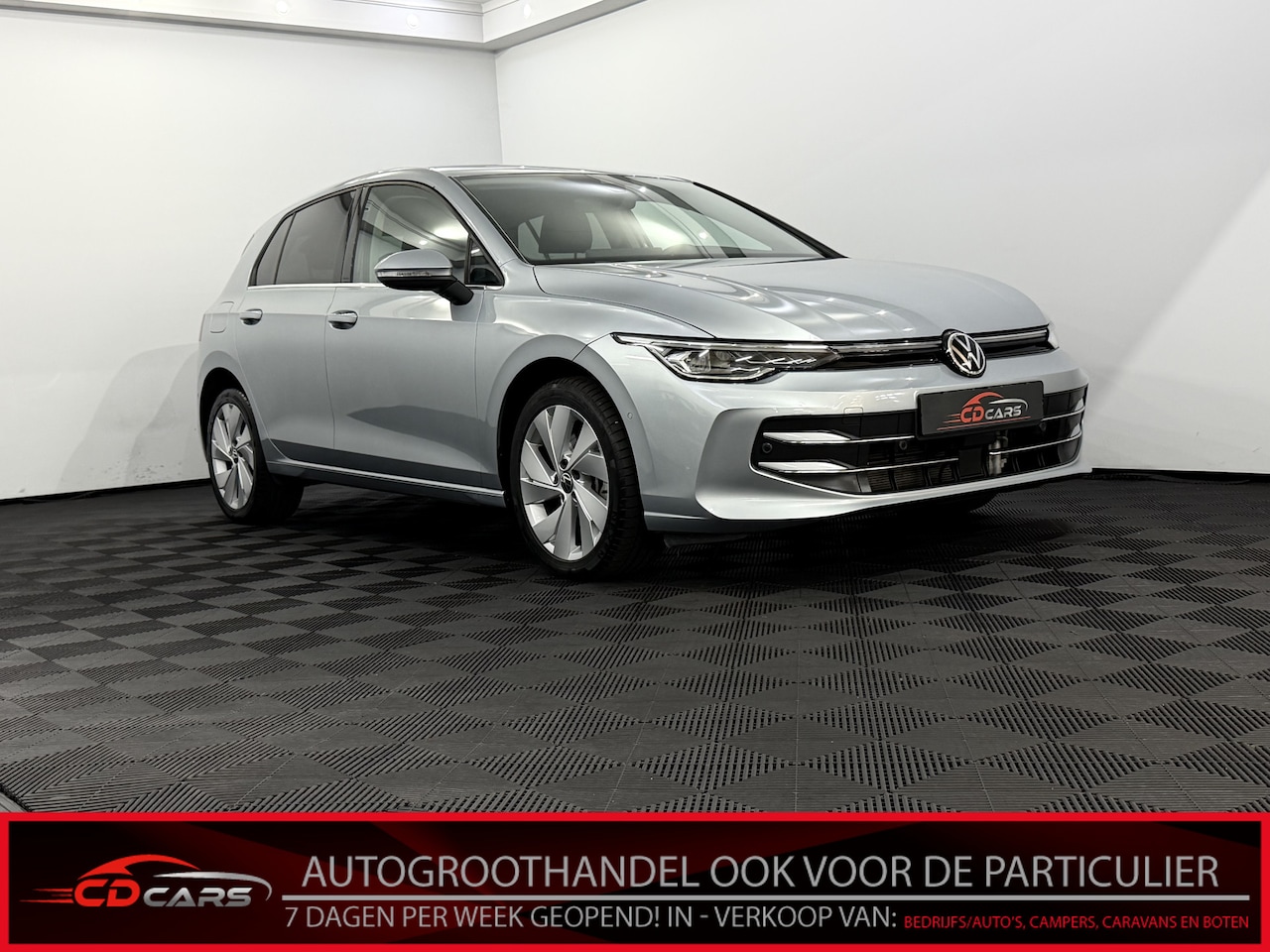 Volkswagen Golf - 1.5 eHybrid Life Edition Plug-in Camera, Apple carplay, Virtual desk, Memory stoelen, Mass - AutoWereld.nl