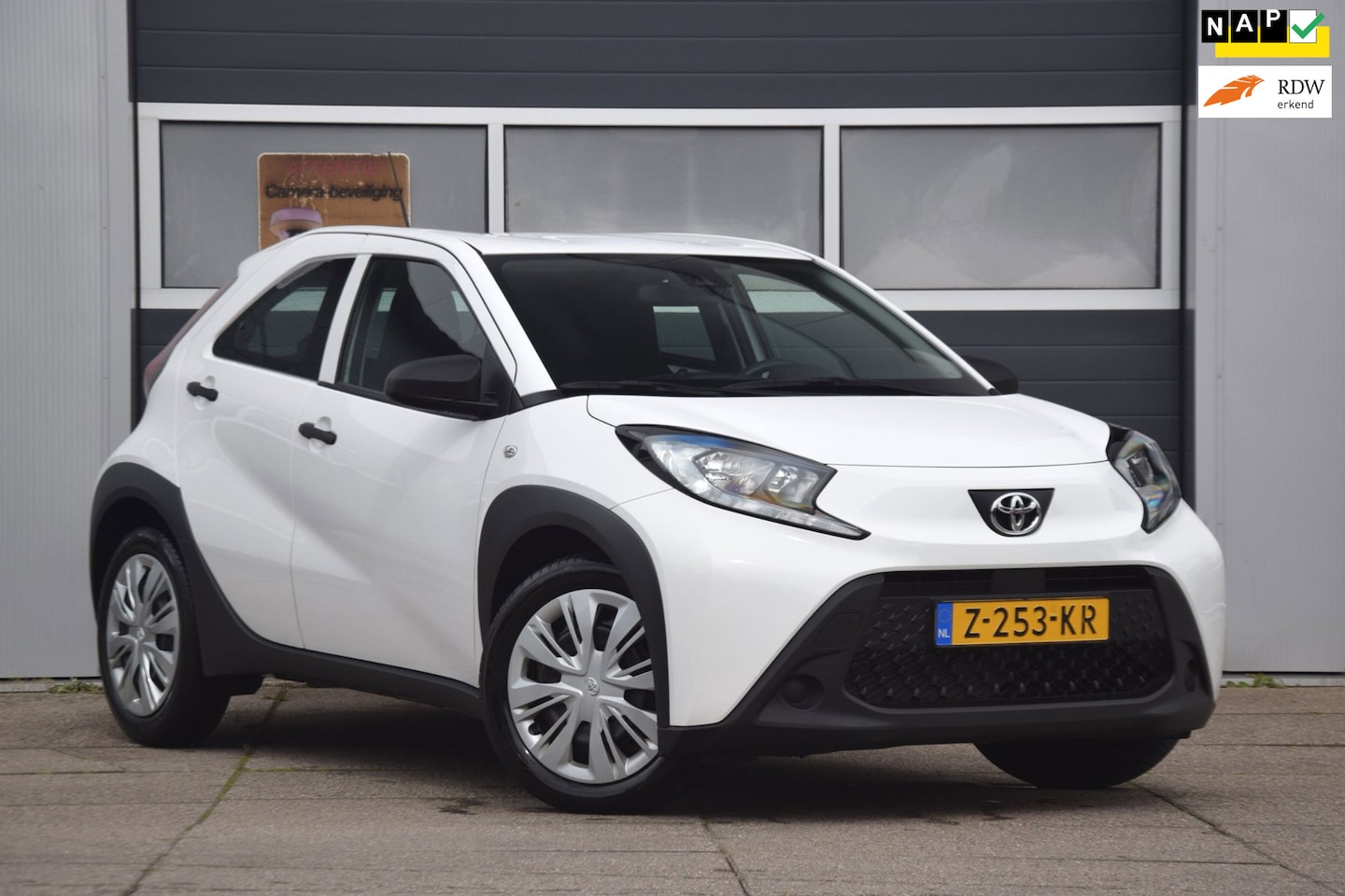 Toyota Aygo X - 1.0 VVT-i MT APPLE CARPLAY/ADAPTIEVE CRUISE/LED DAGRIJ VERLICHTING - AutoWereld.nl