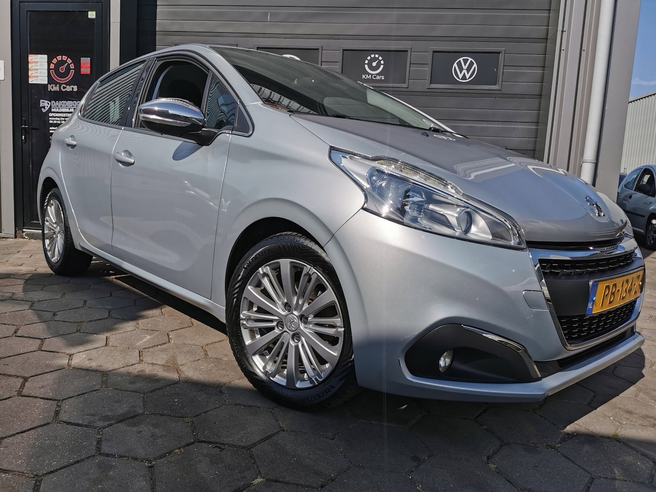 Peugeot 208 - 1.2 PureTech Allure - Automaat - Navi - Airco/Clima - - AutoWereld.nl