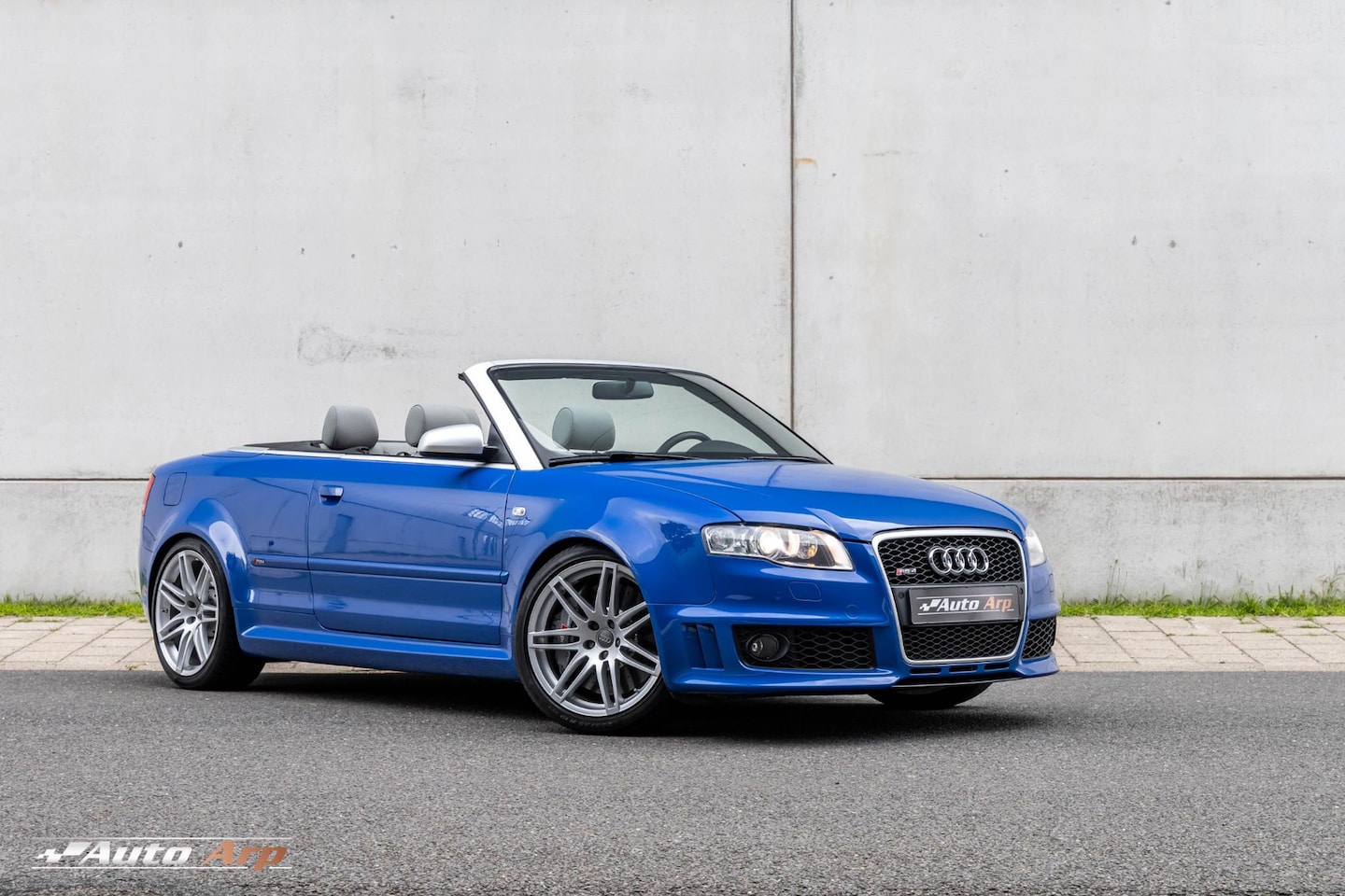 Audi A4 Cabriolet - 4.2 V8 RS4 quattro 4.2 V8 RS 4 quattro - AutoWereld.nl