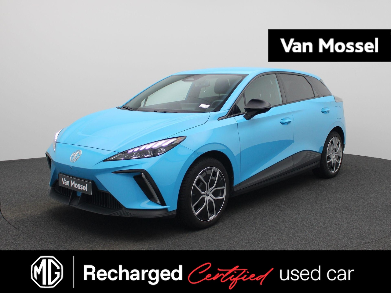 MG MG4 - 64 kWh Luxury | WLTP 435 | Navi | 18"LMV | ACC | ECC | Warmtepomp | 360° CAM | AppleCarpla - AutoWereld.nl