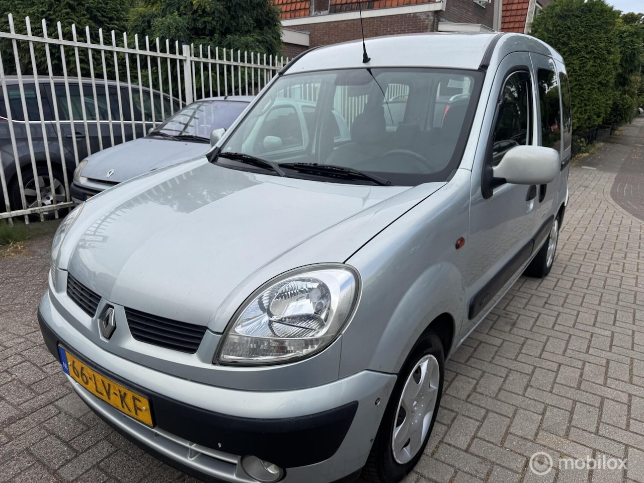 Renault Kangoo - combi 1.6-16V Privilège - AutoWereld.nl
