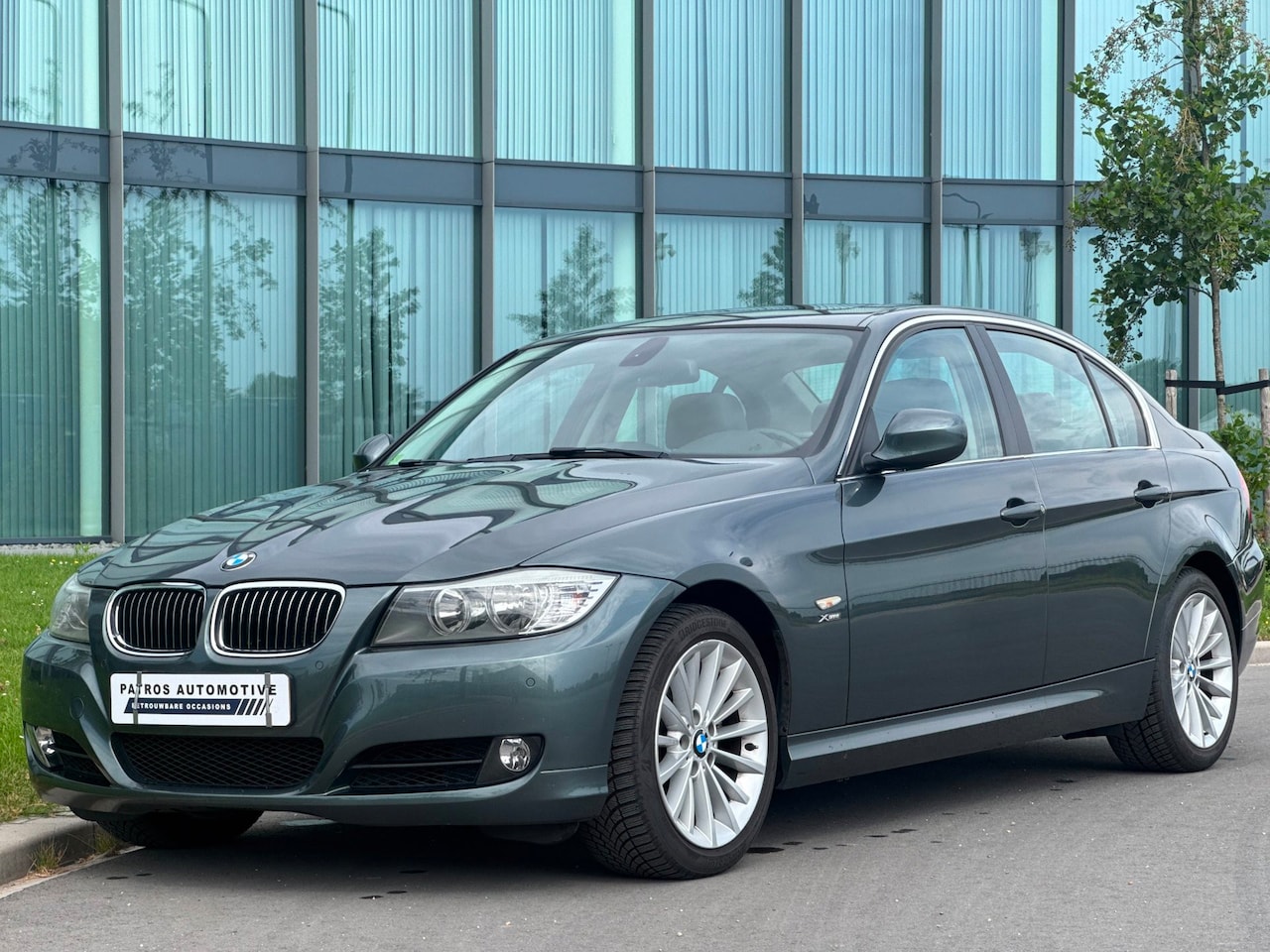 BMW 3-serie - 330i xDrive // 272PK // Automaat // Schuifdak // Leder // Navi Pro - AutoWereld.nl