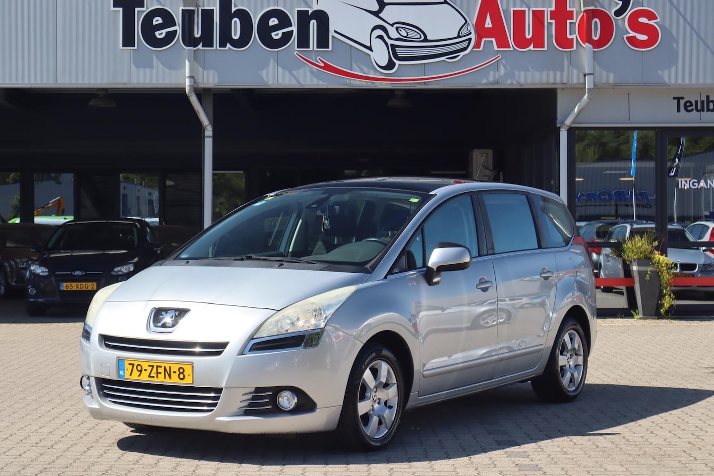 Peugeot 5008 - 1.6 THP ST 7p. | Nieuw APK | Panoramadak | Cruise control | 7 Persoons | Trekhaak | Lichtm - AutoWereld.nl