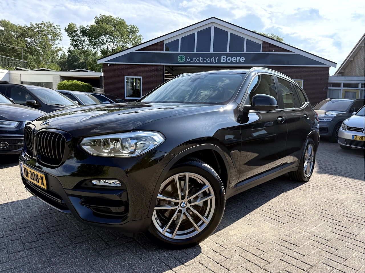 BMW X3 - sDrive18d 150pk High Executive Leer, Navi, Trekhaak - AutoWereld.nl