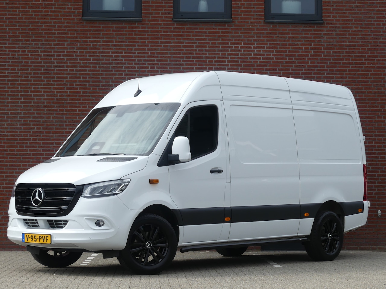 Mercedes-Benz Sprinter - 317 CDI L2H2 LED/Camera/PDC/Navigatie - AutoWereld.nl