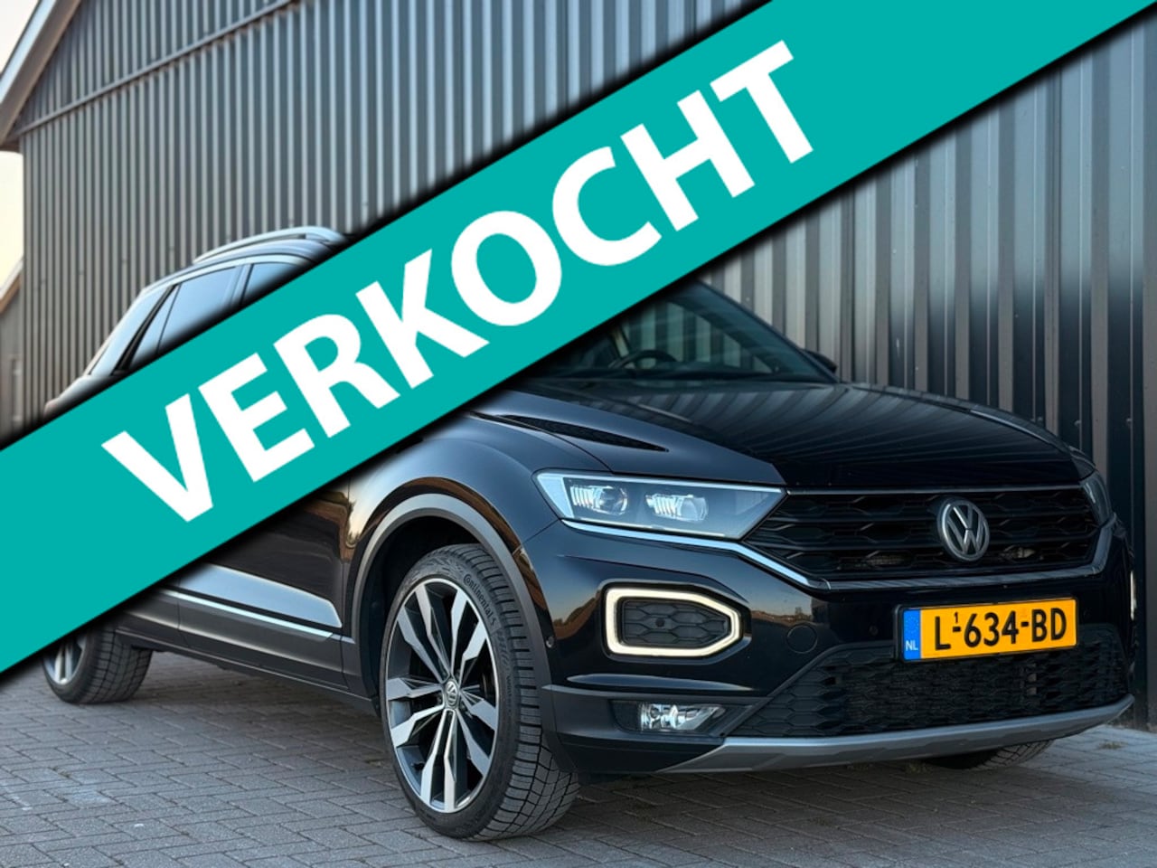 Volkswagen T-Roc - 2.0 TSI 4Motion Sport PANO - AutoWereld.nl