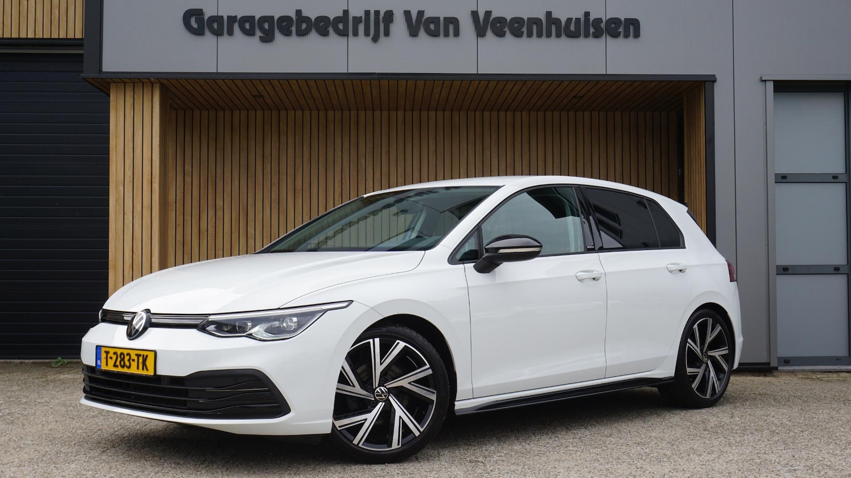 Volkswagen Golf - 1.5 TSI 131PK 5Drs *Black Style* IQ Light A-Camera Virtual Stoel & Stuurverwarming Adaptiv - AutoWereld.nl