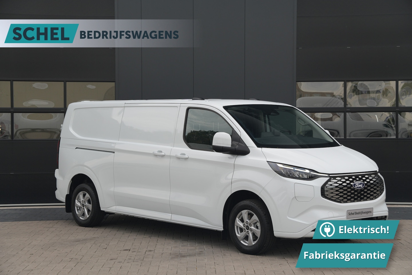 Ford Transit Custom - E-Transit 320 L2H1 Limited 71 kWh 218pk - 2x Schuifdeur - Trekhaak - Pro Power - Camera - - AutoWereld.nl