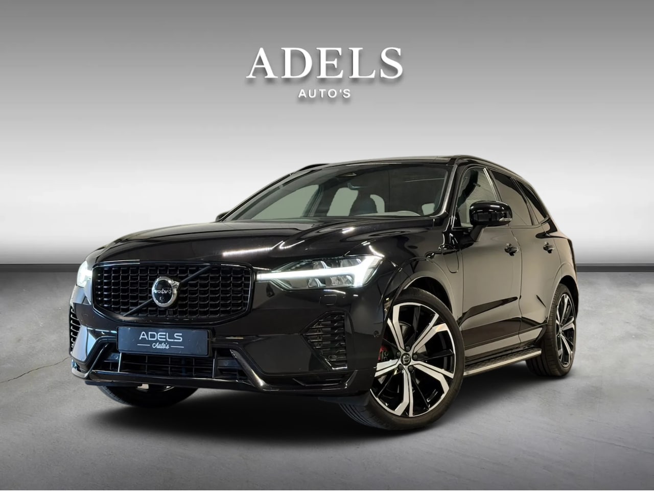 Volvo XC60 - 2.0 T6 Plug-in hybrid AWD Ultimate Dark Luchtvering Harman Kardon Panodak Treeplanken Trek - AutoWereld.nl